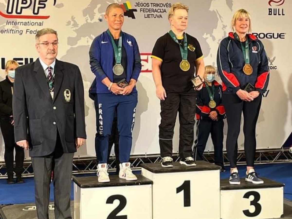Meet Yorkshire's 58YearOld Powerlifter Who Just Won Commonwealth Gold